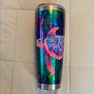 Cup with art of turtles and seahorses